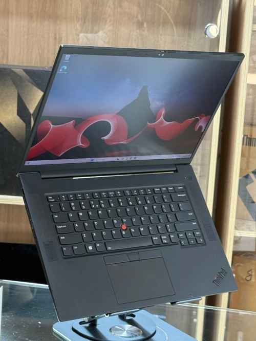 LENOVO THINKPAD P1 GEN 4 I7 11800H 32GO 512GO SSD NVIDIA T1200 4GO GDDR6