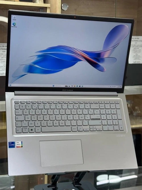 ASUS VIVOBOOK 17 X1704ZA I7 1255U 16GO 512GO SSD NVME