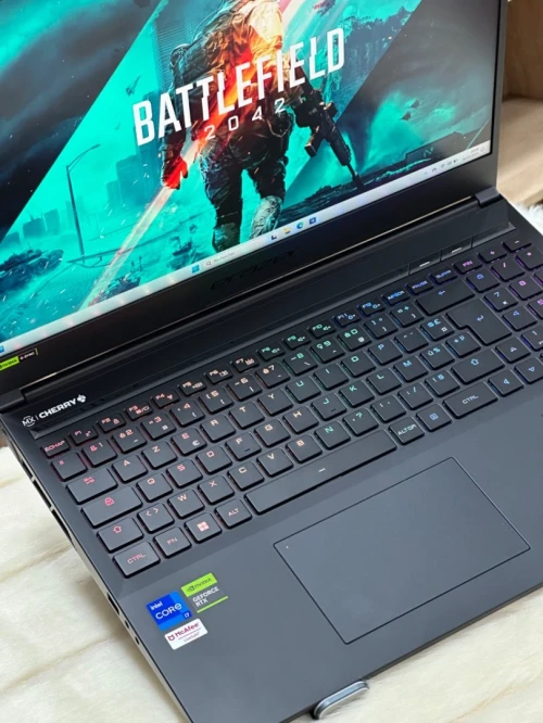 MEDION ERAZER MAJOR X20 I7 13700HX 16GO DDR5 1TO SSD NVIDIA GEFORCE RTX4070 8GO GDDR6 