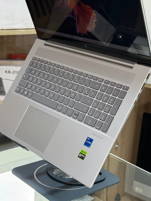 HP ENVY 17 CW0XXX I7 1355U 16GO 512GO SSD NVIDIA GEFORCE RTX3050 4GO GDDR6