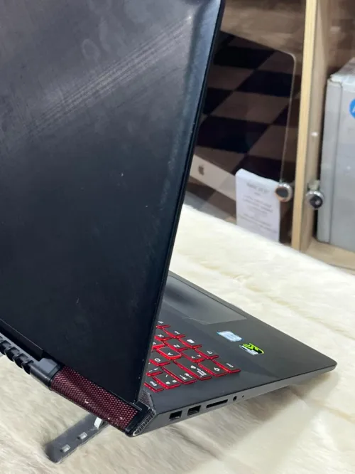 LENOVO IDEAPAD Y700 1515K I7 6700HQ 16GO 512GO SSD GTX 960M 4GO ECRAN 15.6 FULL HD 1080P LED WIN 11 