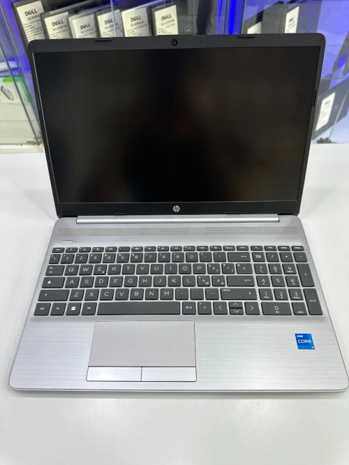 HP 250 G8 I5 8GB RAM 512GB SSD 15,6"