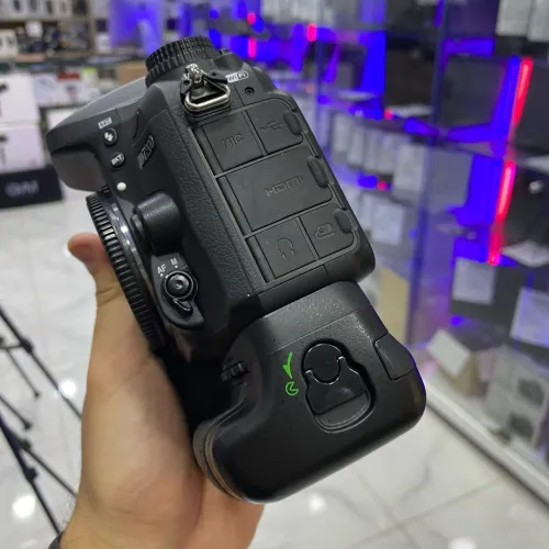 Nikon D7200 & Grip Batterie et Chargeur 10/10 12k
