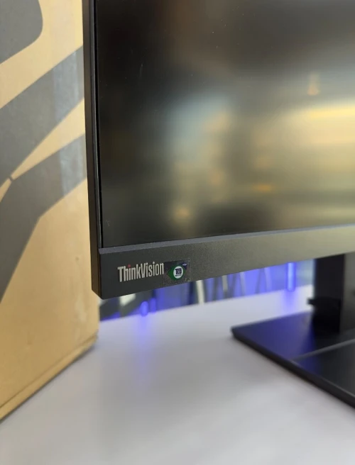 Ecran Lenovo ThinkVision 34" Ultra-Large Curved UWQHD Professionnel