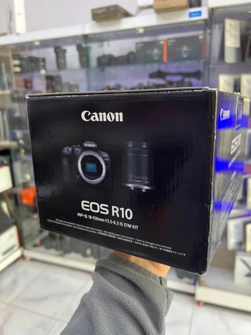Canon EOS R10 & Objectif RF-S 18-150mm f/3.5-6.3 IS STM NEUF