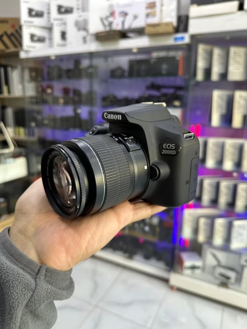 Canon EOS 2000D & 18-55mm III 10/10