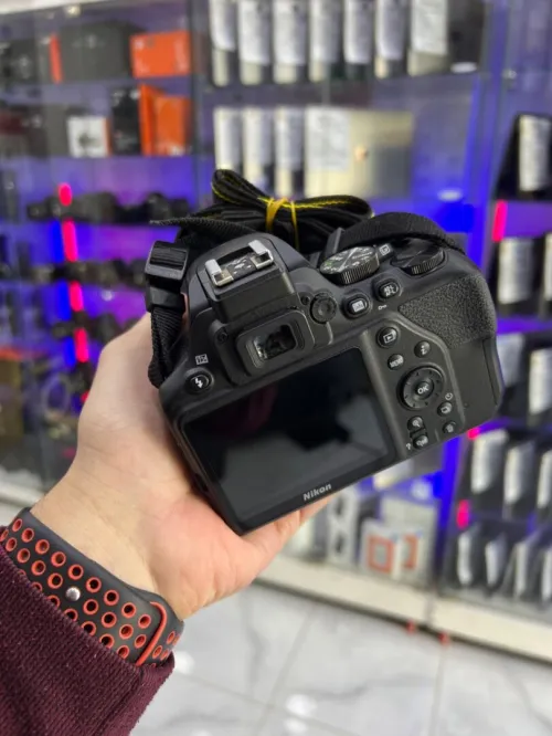 Nikon D3500 & 18-55mm DX VR 14k
