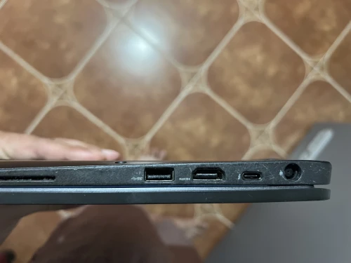Dell latitude 7400 14 pouce qwerty widows 11 pro 256 ssd ram 8 GO core i5 8365U