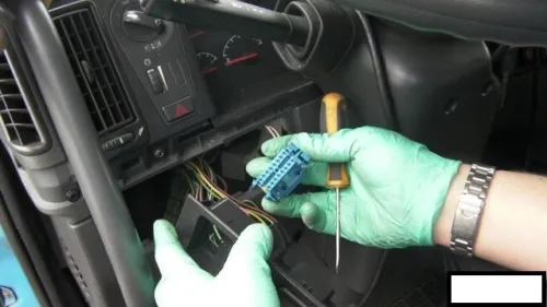 Emulateur AdBlue 9 en 1  Mercedes/MAN/Scania/IVeco/DAF/Volvo/Renault/Ford/Cummins