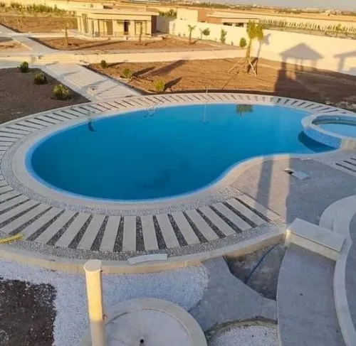 Construction des piscines بناء مسابح