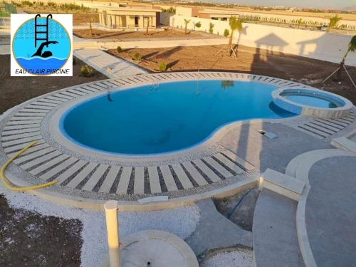 LES PISCINES  مسابح منزلية