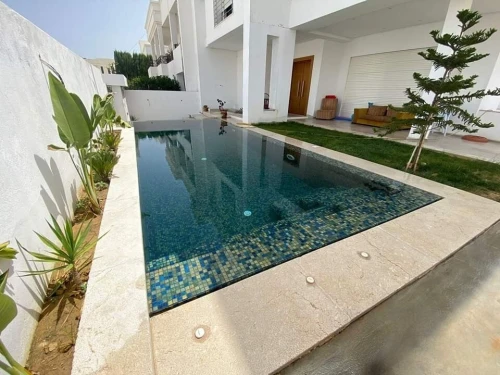 Construction des piscines بناء مسابح