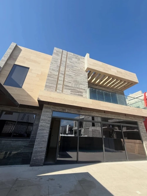 CONSTRUCTION DES VILLAS AVEC PISCINE