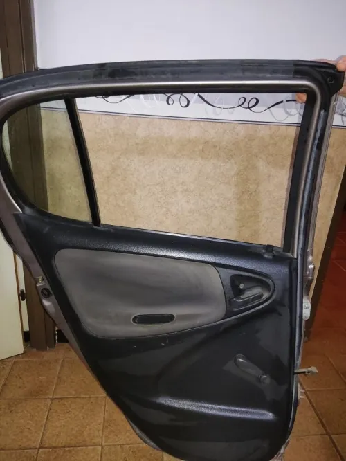 2 porte Yaris enceint coûté chauffeur 