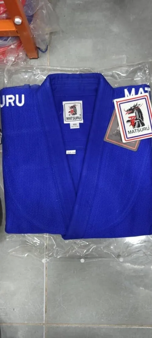 Kimono Judo matsuru compétition super qualité 900 grammes0