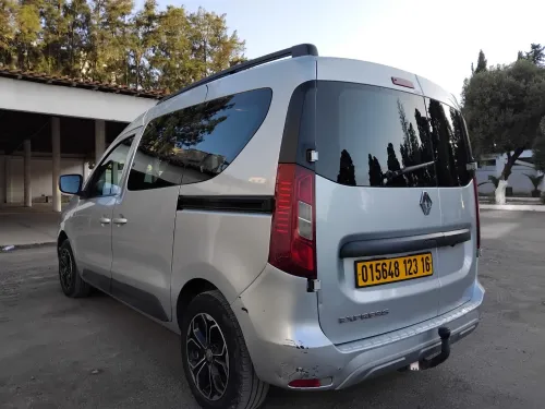 Renault New express 2023 authentic