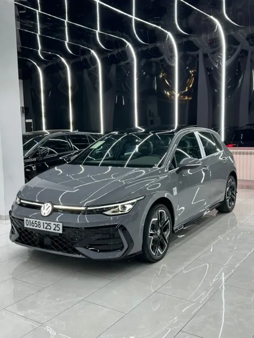 Volkswagen Golf 8 2025 R-Line