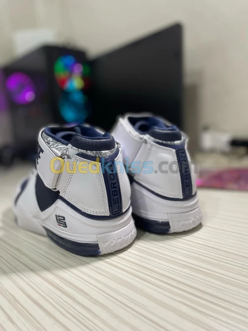 Nike LeBron zoom 2 original 
