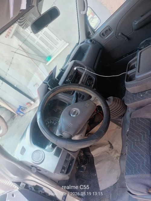 Nissan Urvan 2005