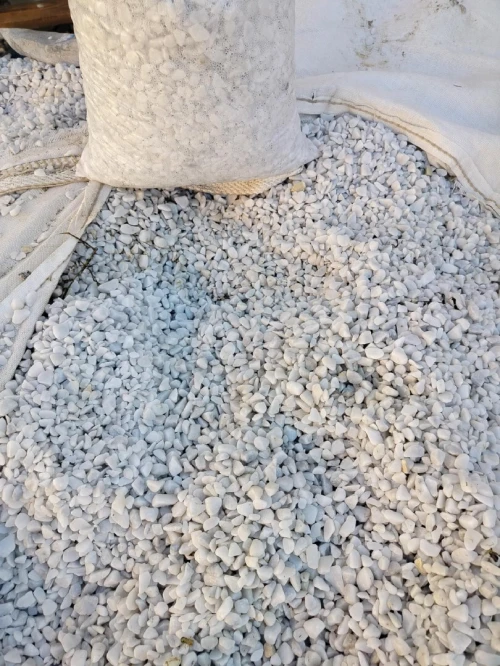 Gravier décoration للتزيين  Gravier de marbre . Sac   blanc   حصى رخامي  للحدائق والمنازل،