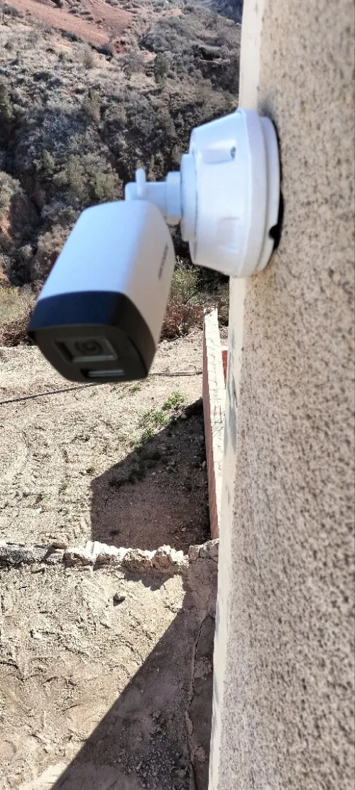 INSTALATION CAMERA DE SURVEILLANCE ET RESEUX INFORMATIQUE TÉLÉPHONIQUE