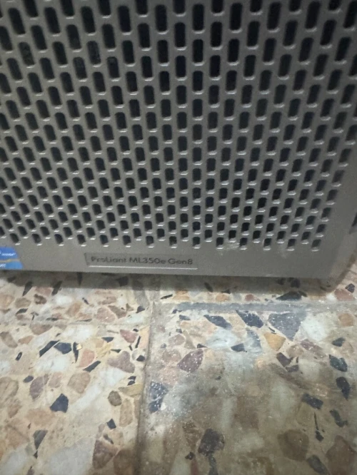 Serveur HP ML350e Gen8 ProLiant, 2 GHz, Intel Xeon, E5-2620, 3 x 500Go, 32 go ram 