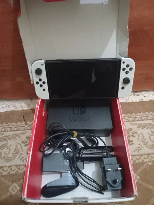 Affaire Oled cartona flache + 35 jeux