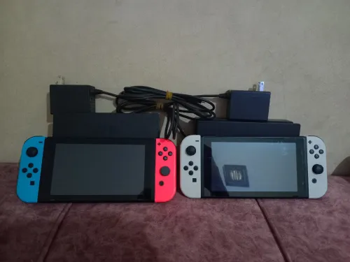 Deux Nintendo switch Online machi maflachyin avec dock et chargeur