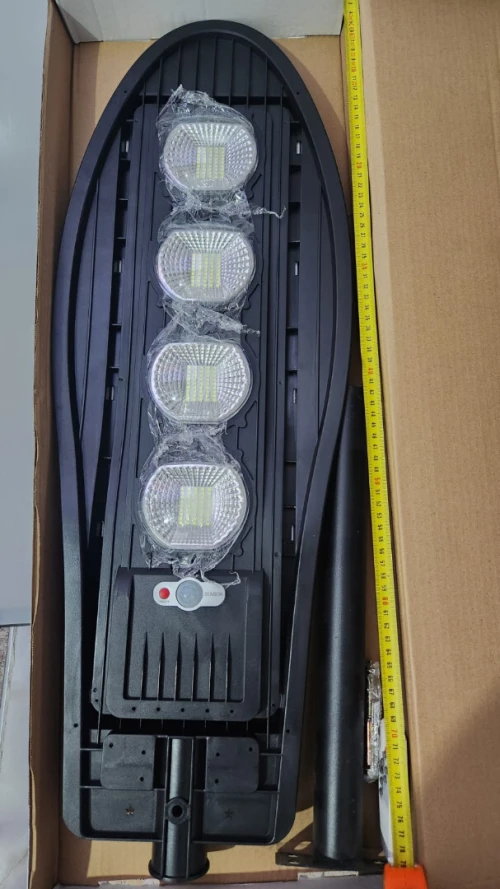 Projecteur Éclairage Public à Énergie Solaire 200W - مصباح الطاقة الشمسية 200 واط للإنارة العمومية والمشاريع الكبرى