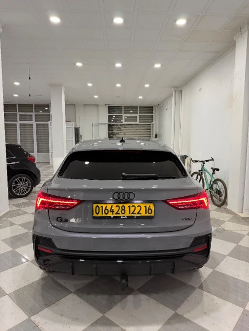 Audi Q3 2022 Q3