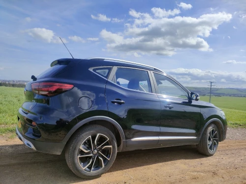 MG ZS 2022 1.5 LUXURY