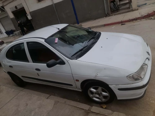 Mégane 1.9 simple Mégane 1997 80%