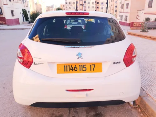 Peugeot 208 2015 Allure Facelift