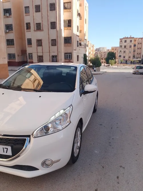 Peugeot 208 2015 Active Facelift
