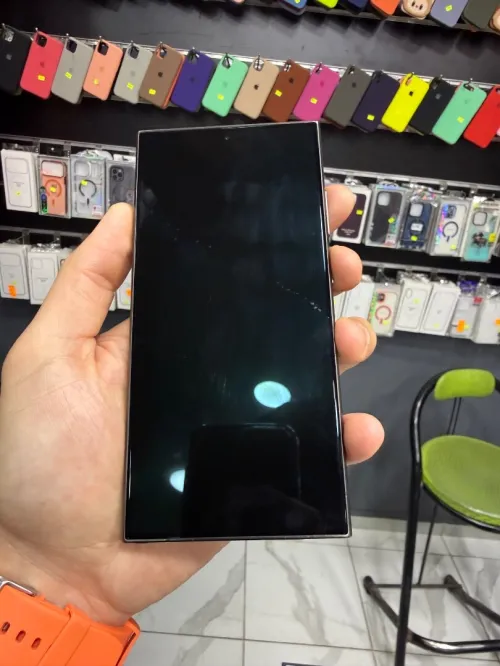 Samsung Galaxy s24 ultra 5G 12/256 double puce Très bon état UK CE