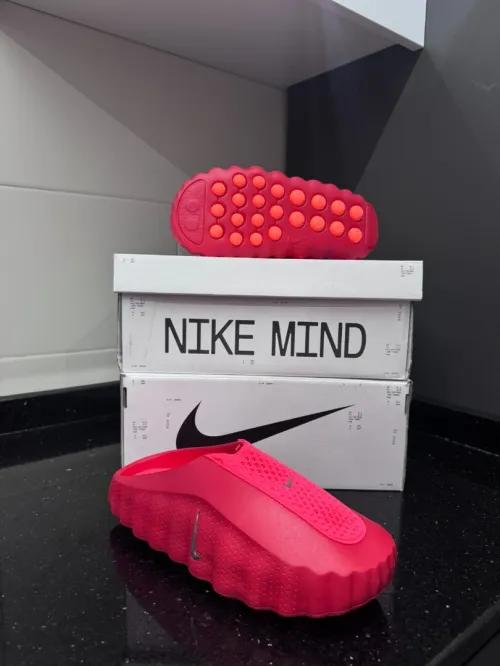 NIKE MIND EAID TENDANCE