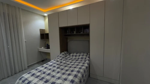 Chambre complète moderne bureau + armoire (lit non intégré)