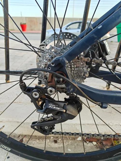 Vélo route Triban RC520 bon état + accessoires