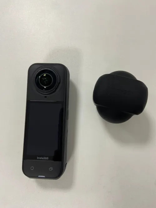 Camera Insta 360 X5 + Selfie Stick Cadeau