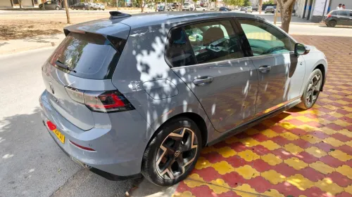Volkswagen Golf 8 2025 R