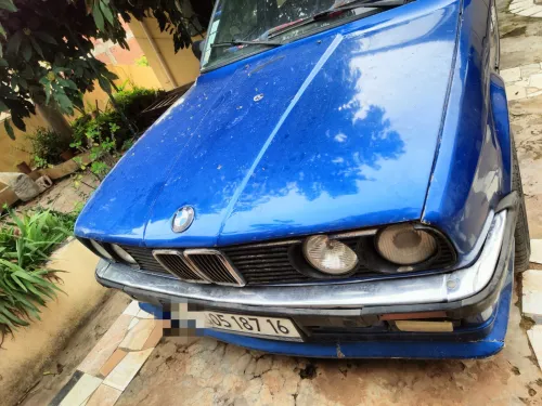 BMW E30 1987 