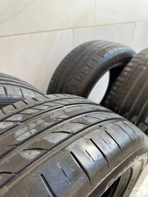 Pneus Continental 235/55 R18 100V à vendre