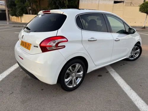Peugeot 208 2014 Allure