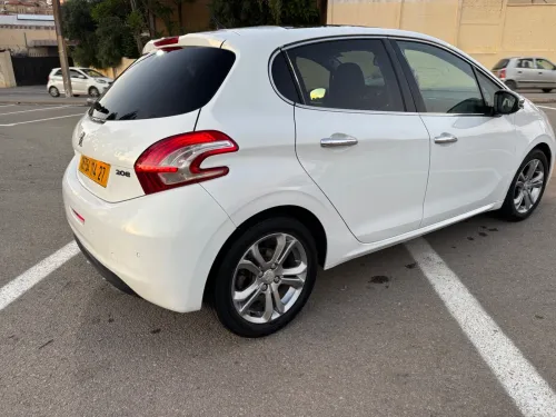 Peugeot 208 2014 Allure