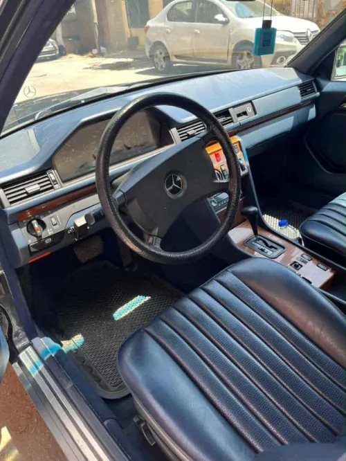 Mercedes E200 1989 