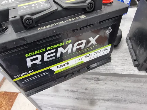 BATTERIES AUTO