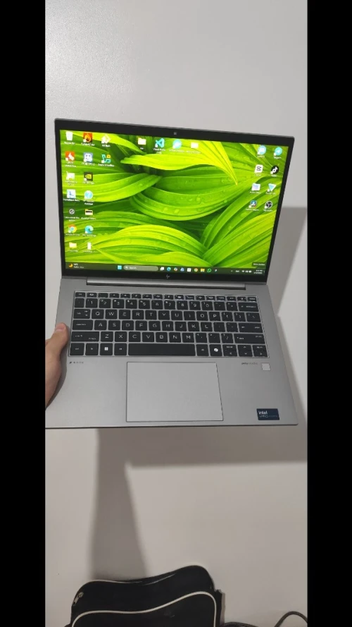 hp zbook firefly g11 ultra7 165h 32g ram 5600mhz 512 ssd+ ir+ finger print + tactile +rtx a500
