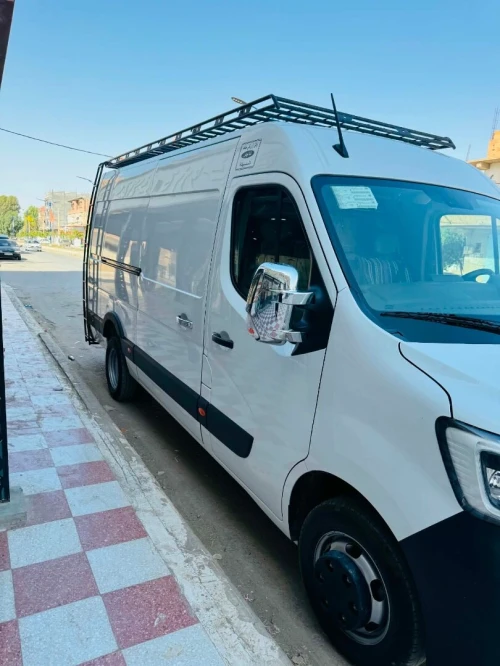 Raunault Master 2025