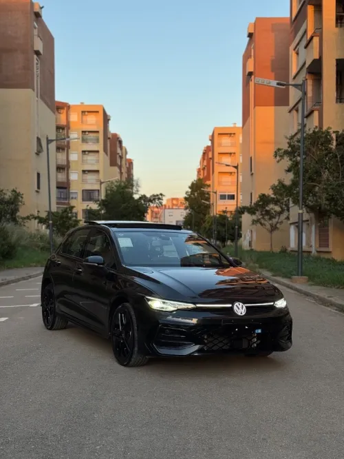 Volkswagen Golf 8 2025 Black edition