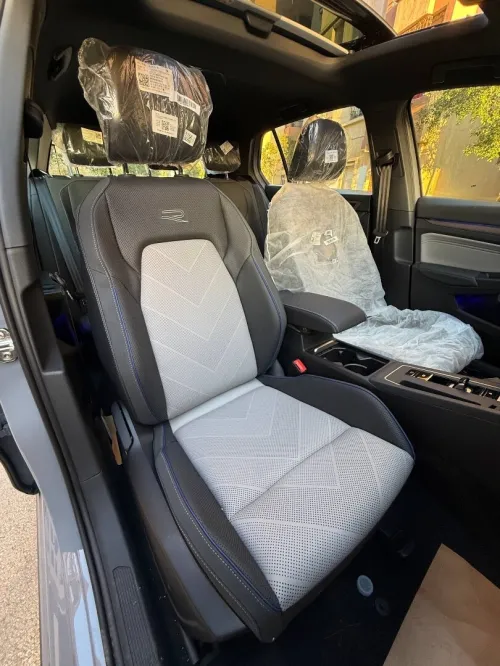 Volkswagen Golf 8 2025 Edition black Full options